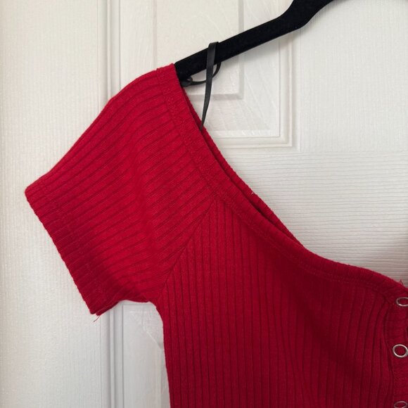 EUC Forever 21 Blouse Short Sleeve V Neck Ribbed Tee, Faux Buttons, Red, L - Picture 2 of 16